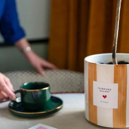 Faubourg Galant - Handwritten Collection